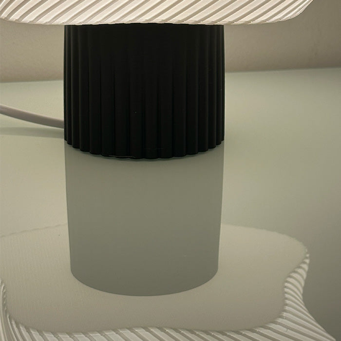 Magda Lamp | Black